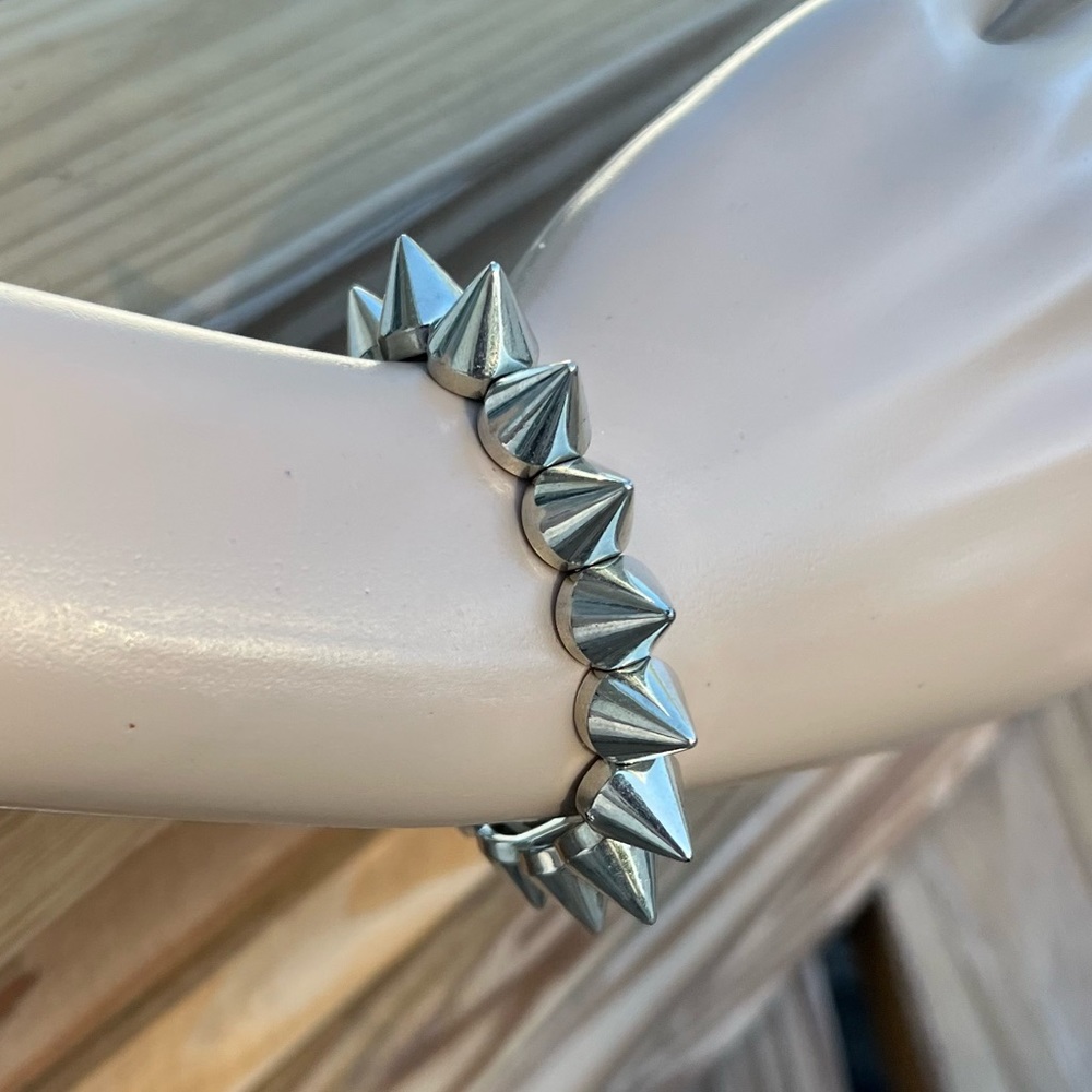 Silver Spike Stretch Bracelet! NEW!